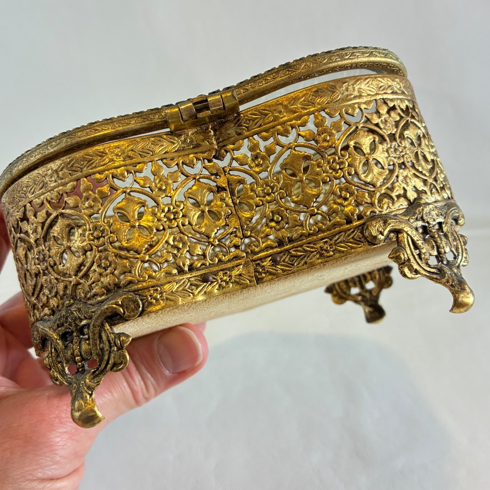 Vintage Gold Tone Heart Shaped Jewelry Box Ormolu Filigree Glass Lid Footed - Picture 12 of 16